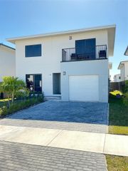 1384 NW 2nd Ter, Florida City, FL 33034