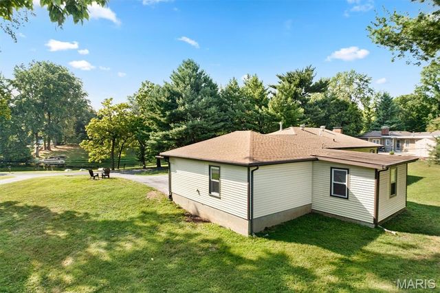 11 Pine Lake Drive, Collinsville, IL 62234
