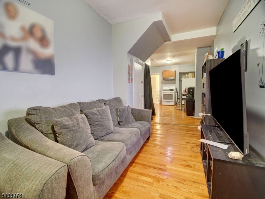 197 Weequahic Ave 2, Newark City, NJ 07112 — photo 4