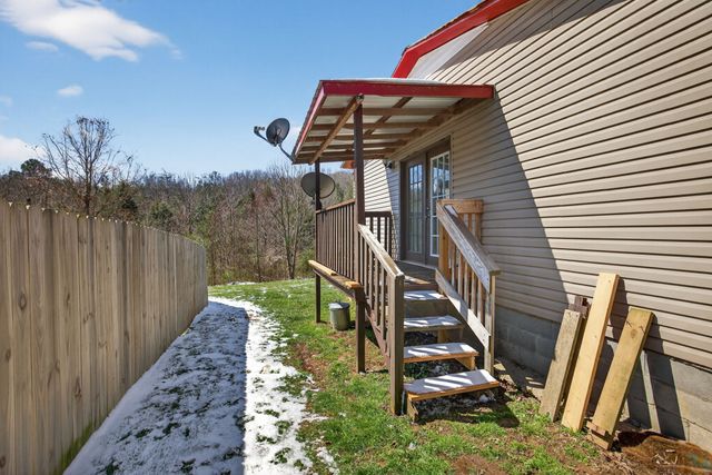 220 Pierce Ln, Monterey, TN 38574