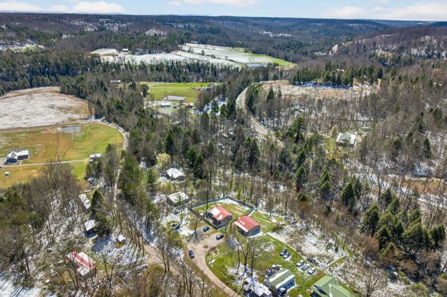 220 Pierce Ln, Monterey, TN 38574