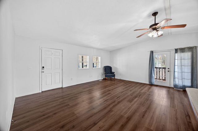 220 Pierce Ln, Monterey, TN 38574