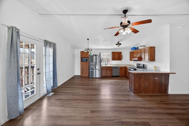 220 Pierce Ln, Monterey, TN 38574