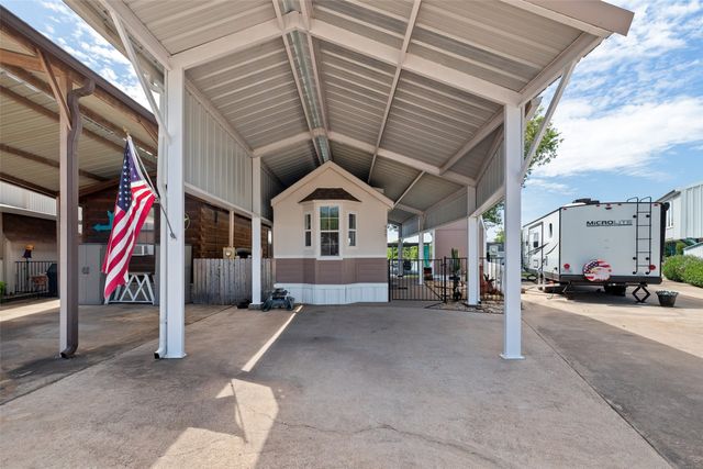 505 Brazos Harbor Drive, Granbury, TX 76048