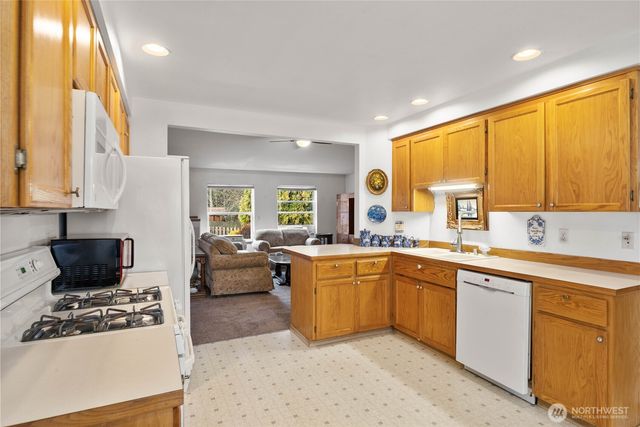 9923 74th Avenue E, Puyallup, WA 98373