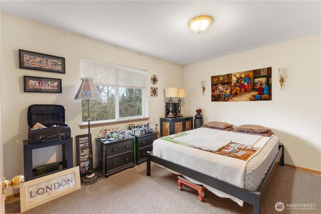 9923 74th Avenue E, Puyallup, WA 98373