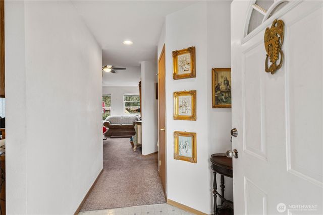 9923 74th Avenue E, Puyallup, WA 98373