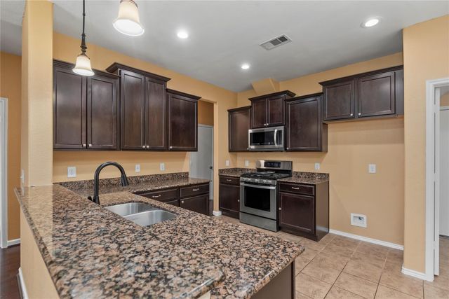16415 Peyton Stone Circle, Houston, TX 77049