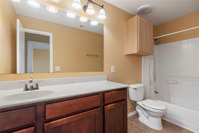 16415 Peyton Stone Circle, Houston, TX 77049