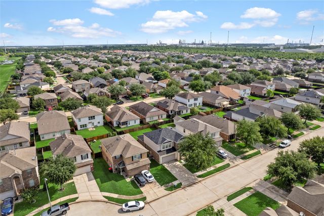 16415 Peyton Stone Circle, Houston, TX 77049