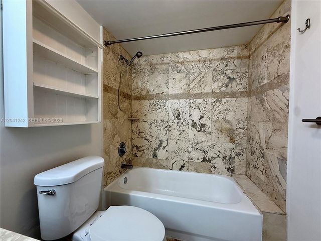 7800 Collins Ave 407, Miami Beach, FL 33141
