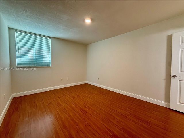 7800 Collins Ave 407, Miami Beach, FL 33141