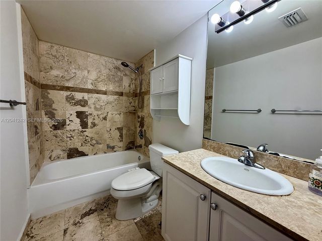 7800 Collins Ave 407, Miami Beach, FL 33141