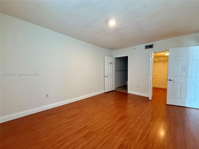 7800 Collins Ave 407, Miami Beach, FL 33141