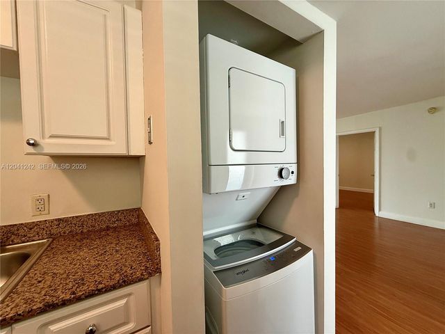 7800 Collins Ave 407, Miami Beach, FL 33141