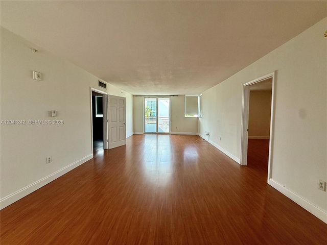 7800 Collins Ave 407, Miami Beach, FL 33141