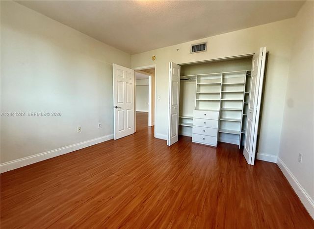 7800 Collins Ave 407, Miami Beach, FL 33141