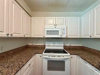 7800 Collins Ave 407, Miami Beach, FL 33141