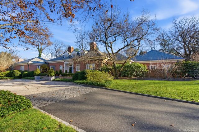 159 Factory Pond Road, Mill Neck, NY 11560