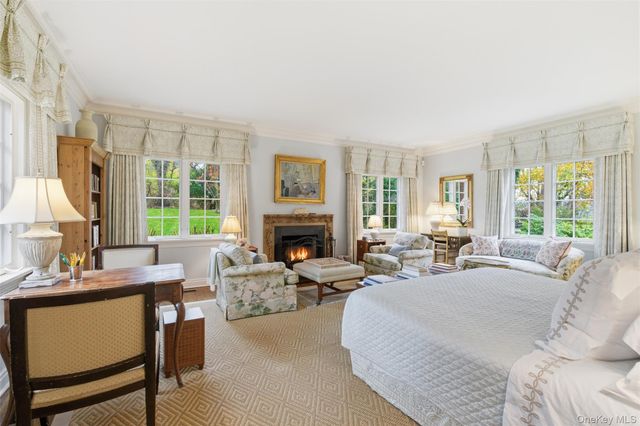 159 Factory Pond Road, Mill Neck, NY 11560