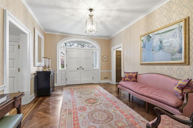 159 Factory Pond Road, Mill Neck, NY 11560