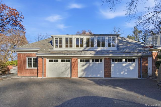 159 Factory Pond Road, Mill Neck, NY 11560