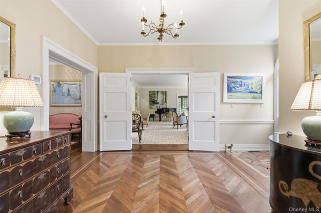 159 Factory Pond Road, Mill Neck, NY 11560