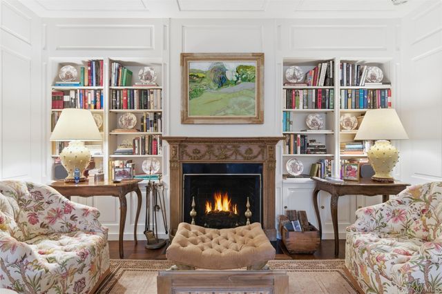 159 Factory Pond Road, Mill Neck, NY 11560