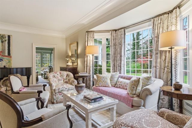 159 Factory Pond Road, Mill Neck, NY 11560