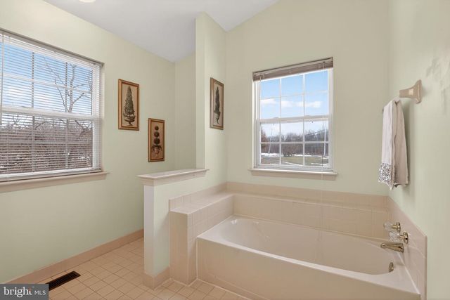 1026 COLIN DR, Royersford, PA 19468