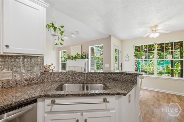725 Laurel Hill Circle, Richmond Hill, GA 31324