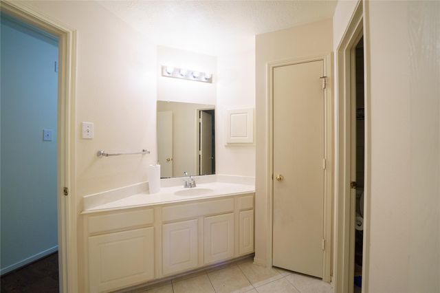 9927 Autumn Way Drive, Houston, TX 77064