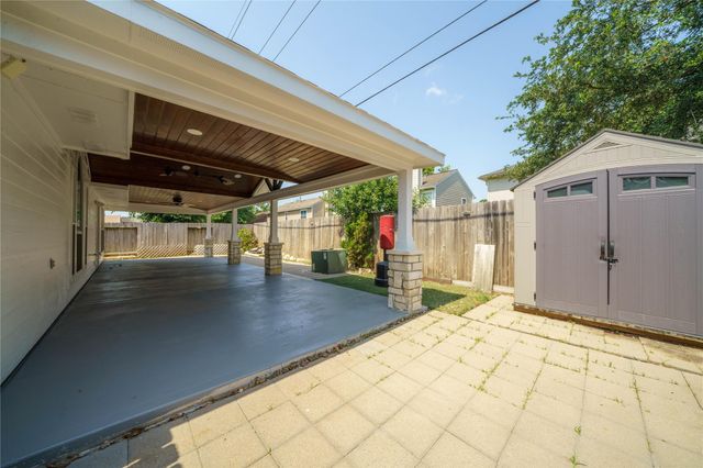 9927 Autumn Way Drive, Houston, TX 77064