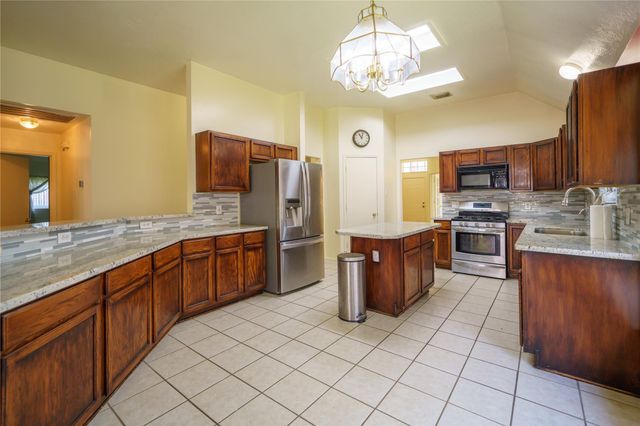 9927 Autumn Way Drive, Houston, TX 77064
