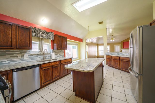 9927 Autumn Way Drive, Houston, TX 77064