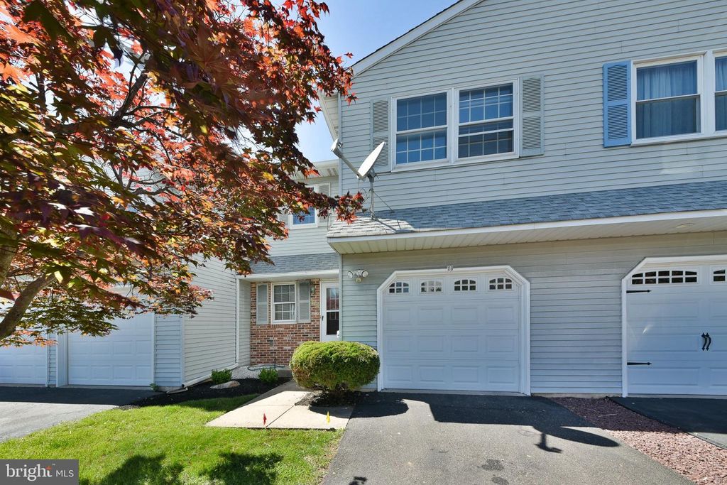 118 JONATHAN DR, North Wales, PA 19454