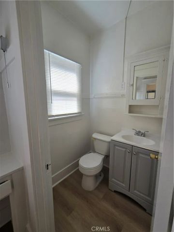 942 E 2nd 12.5, Long Beach, CA 90802