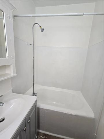942 E 2nd 12.5, Long Beach, CA 90802