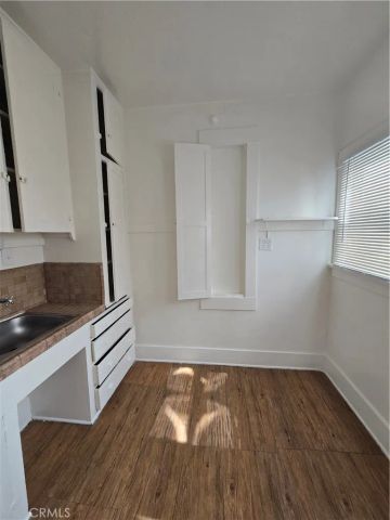 942 E 2nd 12.5, Long Beach, CA 90802