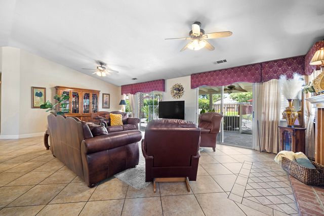 3338 E Birch Court, Visalia, CA 93292