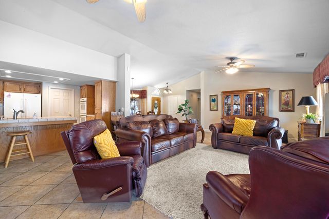 3338 E Birch Court, Visalia, CA 93292