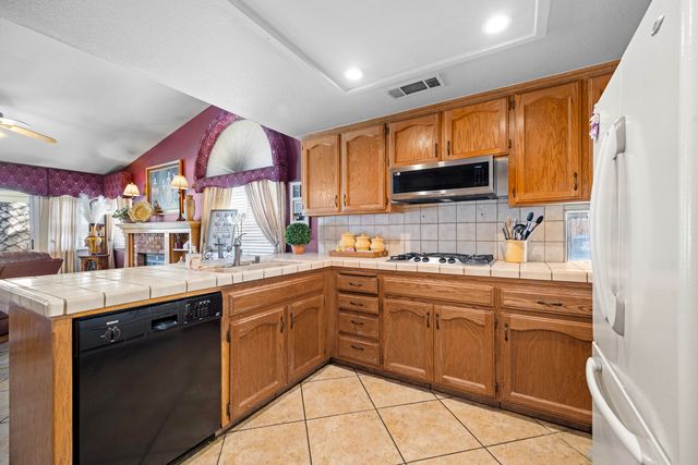 3338 E Birch Court, Visalia, CA 93292