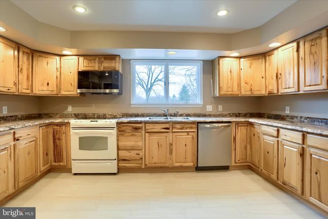 1548 ROUTE 204, Selinsgrove, PA 17870