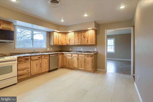 1548 ROUTE 204, Selinsgrove, PA 17870