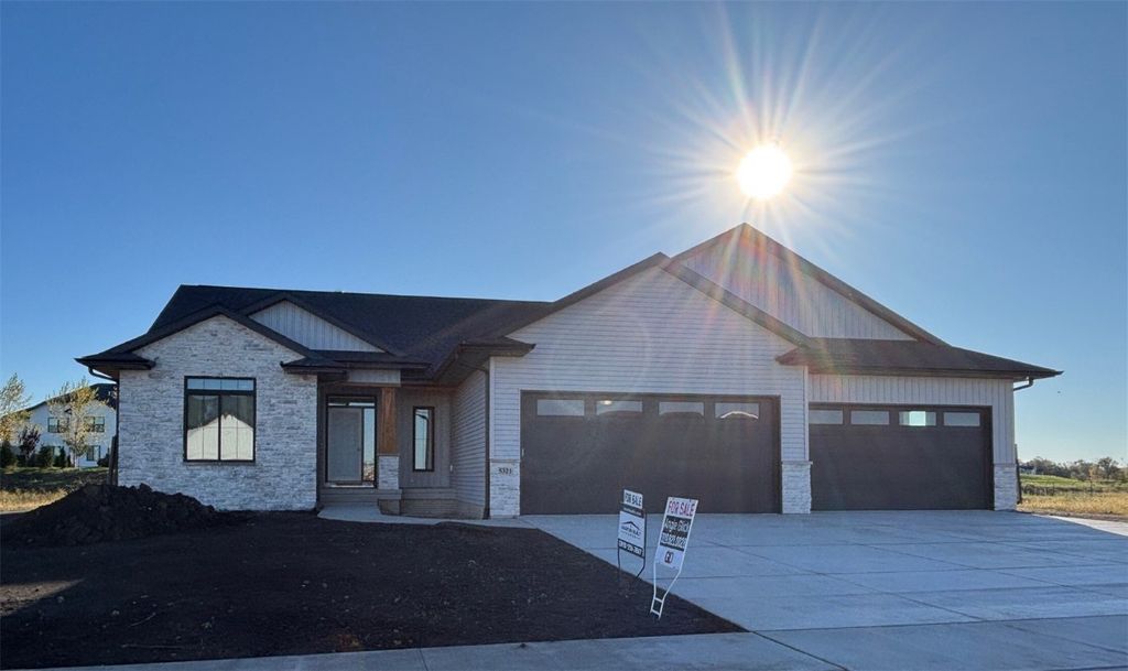 5321 Silver Rock Drive, Marion, IA 52302