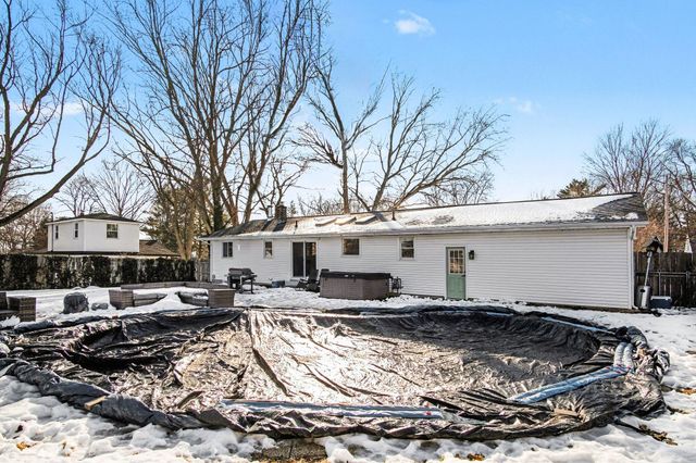 143 S 160th Avenue, Park Twp, MI 49424