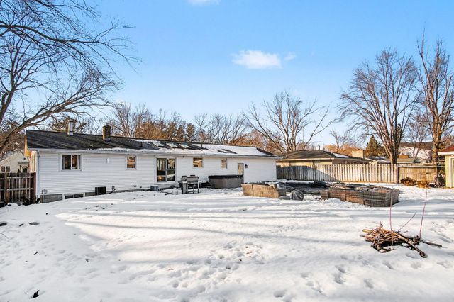 143 S 160th Avenue, Park Twp, MI 49424