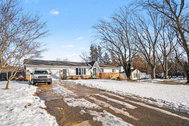 143 S 160th Avenue, Park Twp, MI 49424