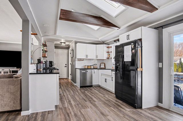 143 S 160th Avenue, Park Twp, MI 49424