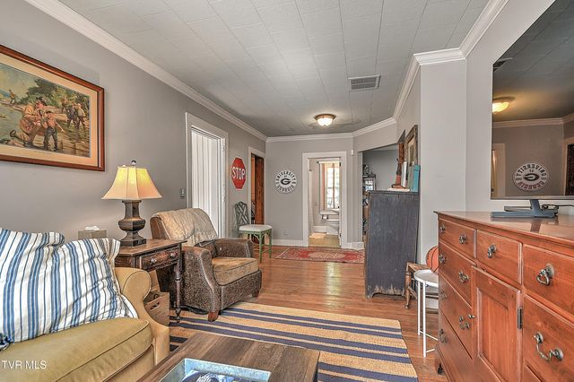 824 East Myrtle Avenue, Johnson City, TN 37601